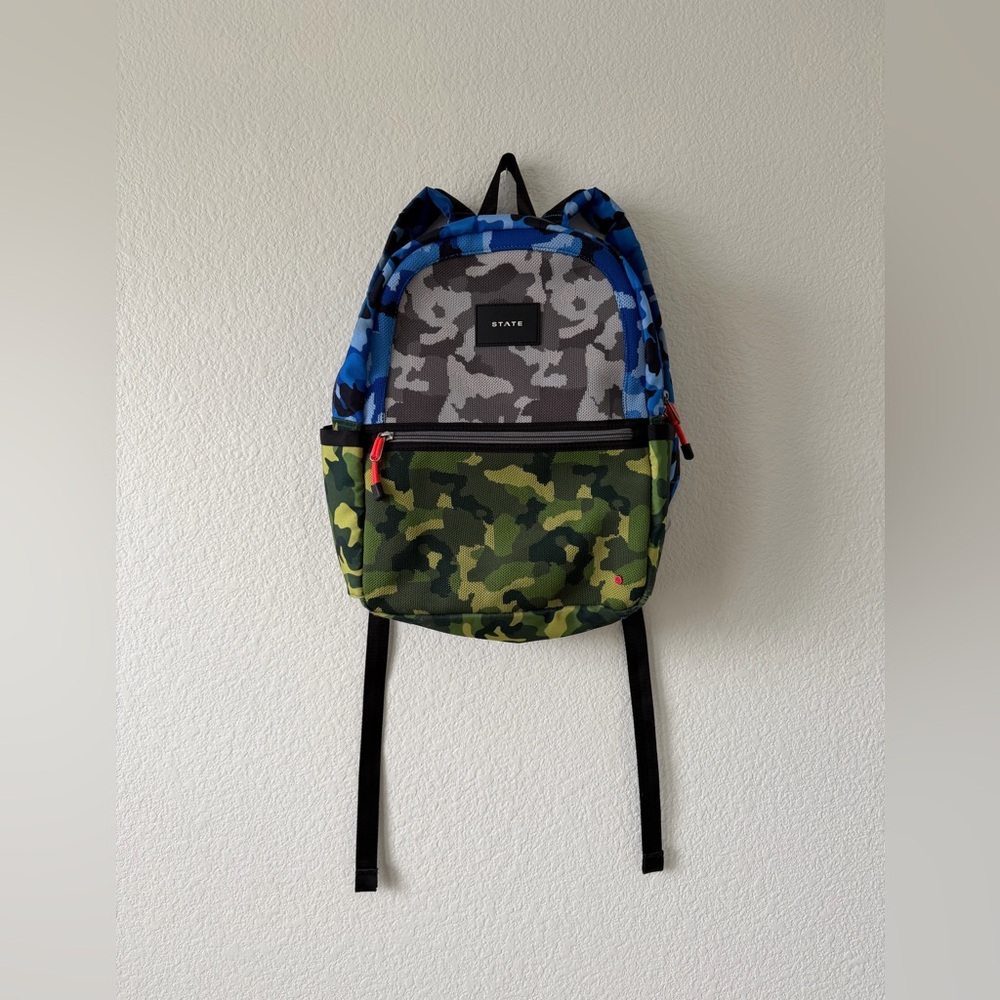 STATE Kids Kane Camo Backpack 15L GUC - Picture 4 of 13